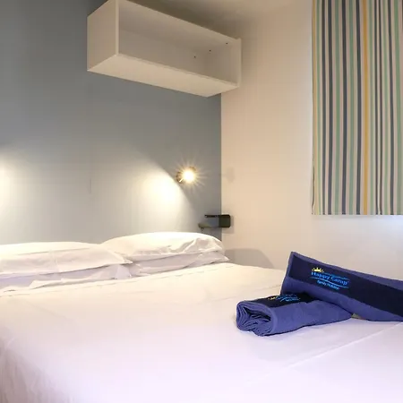 Prázdninový areál Happy Camp Mobile Homes In Park Umag 4*