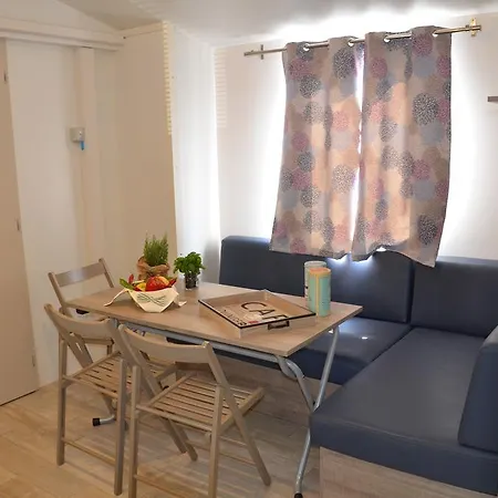 Ferienpark Happy Camp Mobile Homes In Park Umag 4*