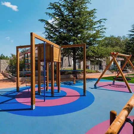 Happy Camp Mobile Homes In Park Umag Karigador